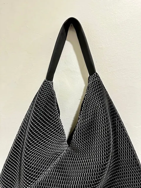 InZu Bevel Bag Black Hive
