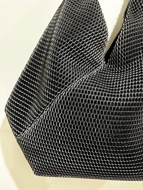 InZu Bevel Bag Black Hive
